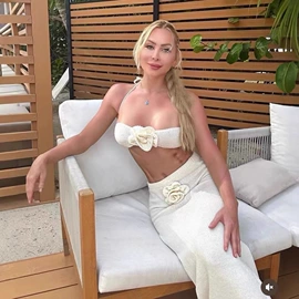 连衣裙;毛衣;沙滩裙