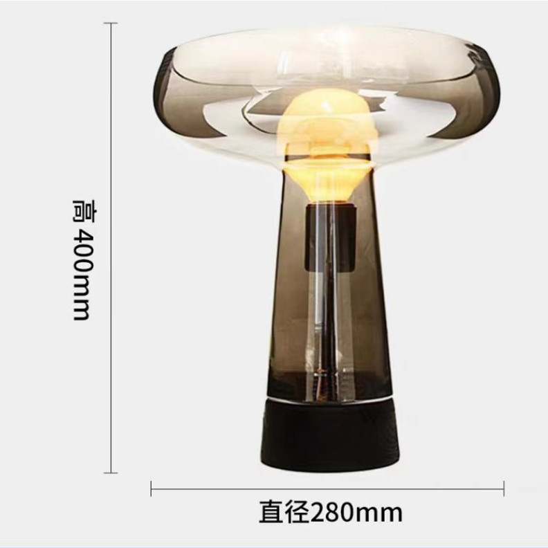 Lámpara de mesa de estudio creativa minimalista posmoderna de fábrica, modelo de diseñador de lujo ligero, lámpara de mesa de decoración de oficina