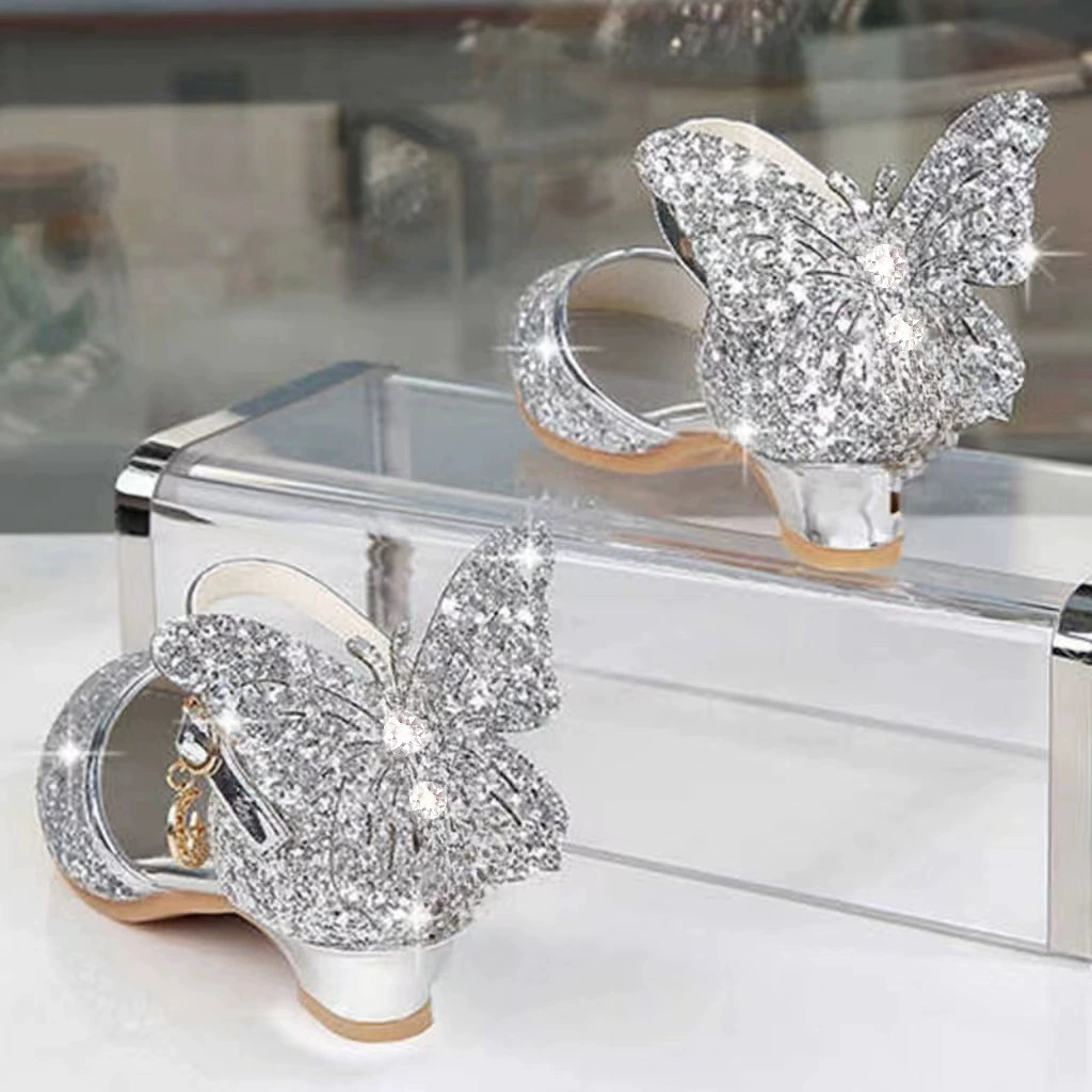 Детские кроссовки Принцесс Сандалии Детские туфли на высоком каблуке Шоу Шоу Детская обувь Весна Летняя Детская обувь Стильные хрустальные туфли