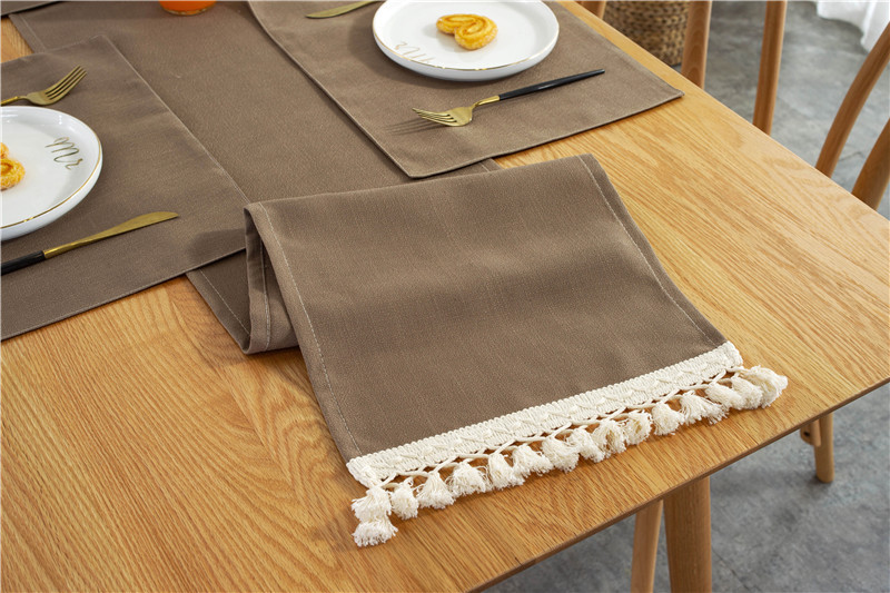 Tovaglia/runner da tavola rettangolare impermeabile, moderna e minimalista, tinta unita, in poliestere con nappe, direttamente da_voghion.com