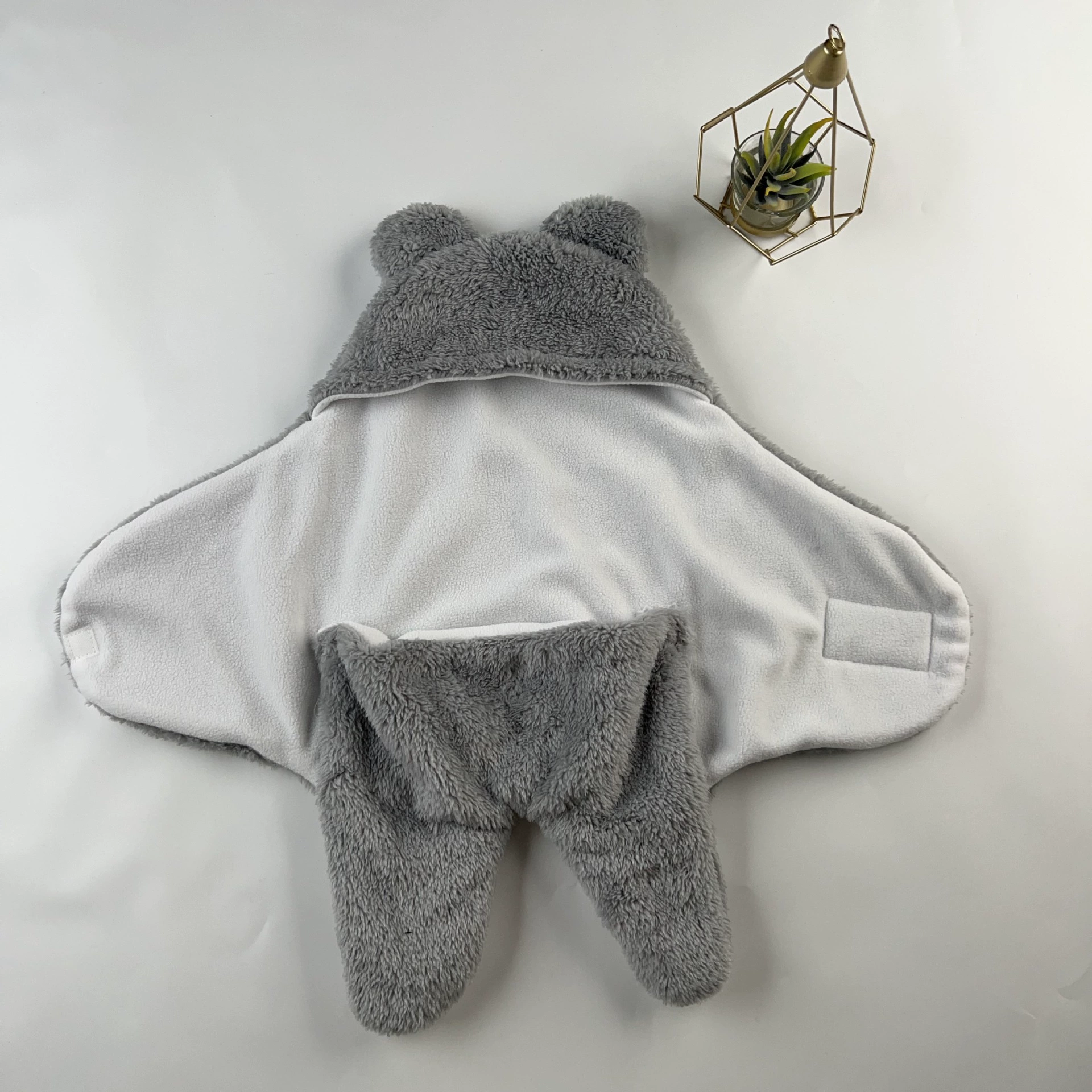 Ребенок, держащий новорожденного, одеяло из чистого хлопка весной и осенью