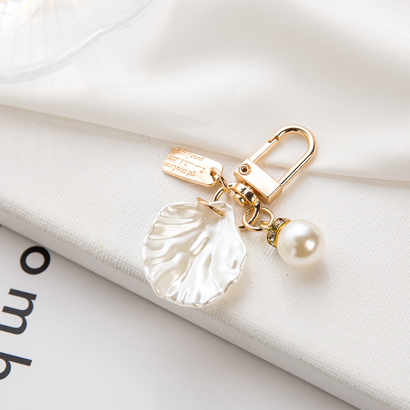 Bag Pendant, Keychain Classification Cute Letter Heart Shape Shell Imitation Pearl Metal Women's Bag Pendant Keychain 1 Piece