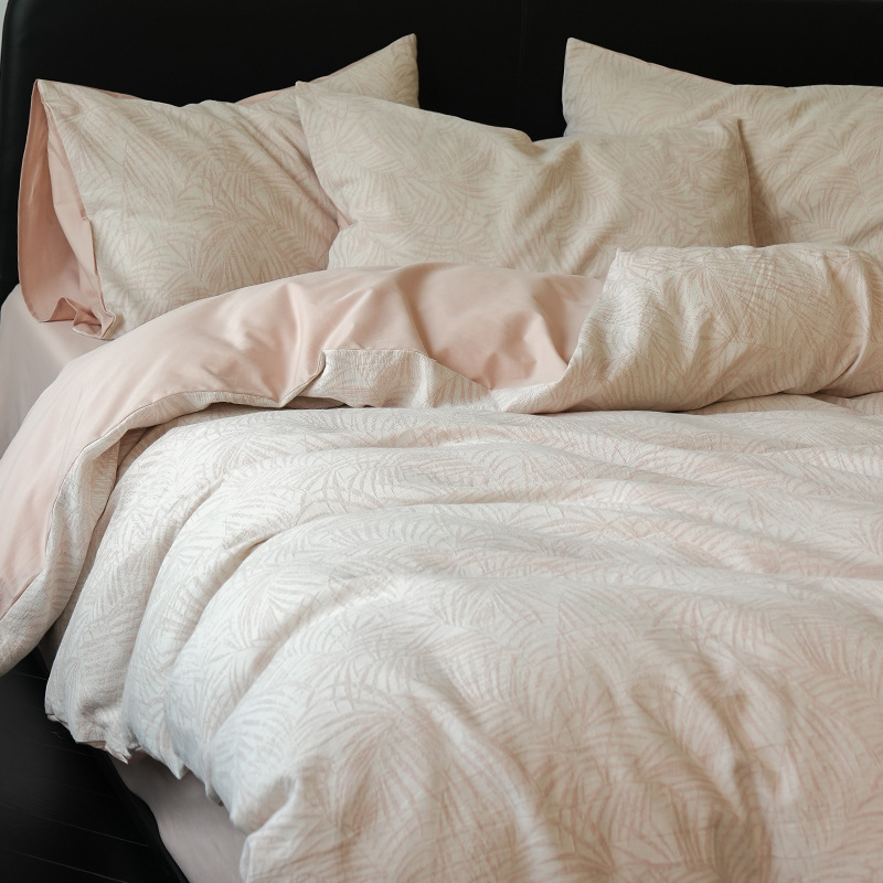 Cama de algodón de tres capas de hilo de cuatro piezas de lujo ligero de alta gama, cama de algodón simple, ropa de cama, colcha de cama de tres piezas