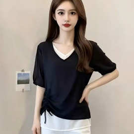 大码女装2026新款V领假两件短袖T恤女夏季胖mm百搭显瘦设计感上衣
