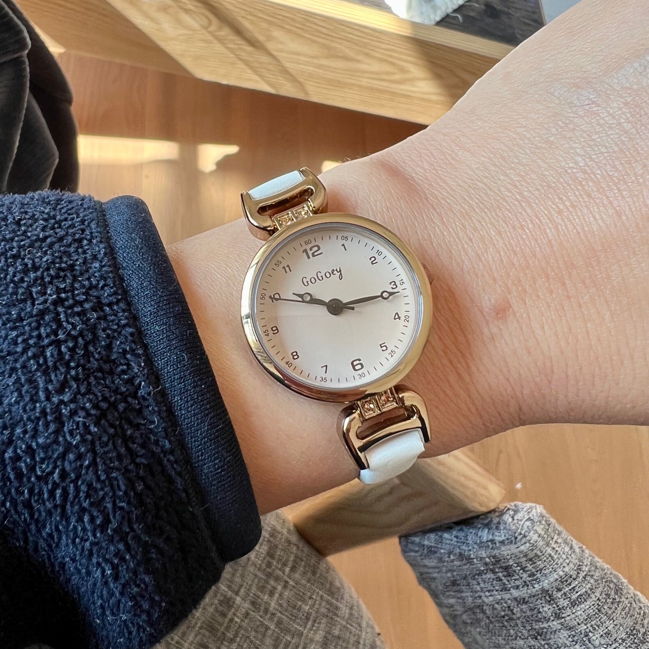 60g Weight Ordinary Glass Mirror Material Imitation Leather Strap Material Watch Classification Pointer+Number Display Type Buckle Buckle Style Round Dial Shape Quartz Movement Women's Gender Casual Solid Color Concealed Buckle Quartz Women's Watches 6