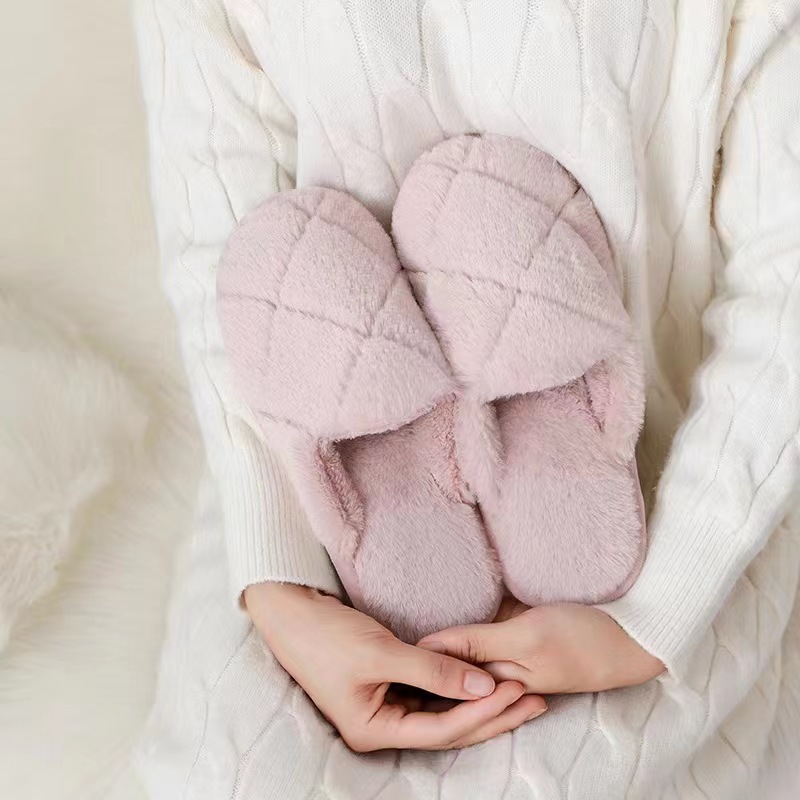 New cute women's thick and warm winter plush home slippers_voghion.com