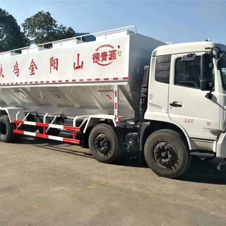 跨境出口小三轴30方散装饲料车 家禽养猪场饲料运输车 可分仓