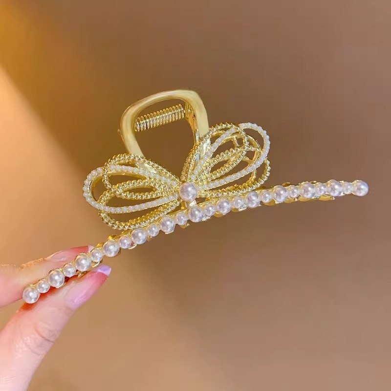 Pinza de metal Corea del Sur gran agarre de pelo de alta calidad tocado retro temperamento aleación clip de tiburón horquilla de perlas al por mayor