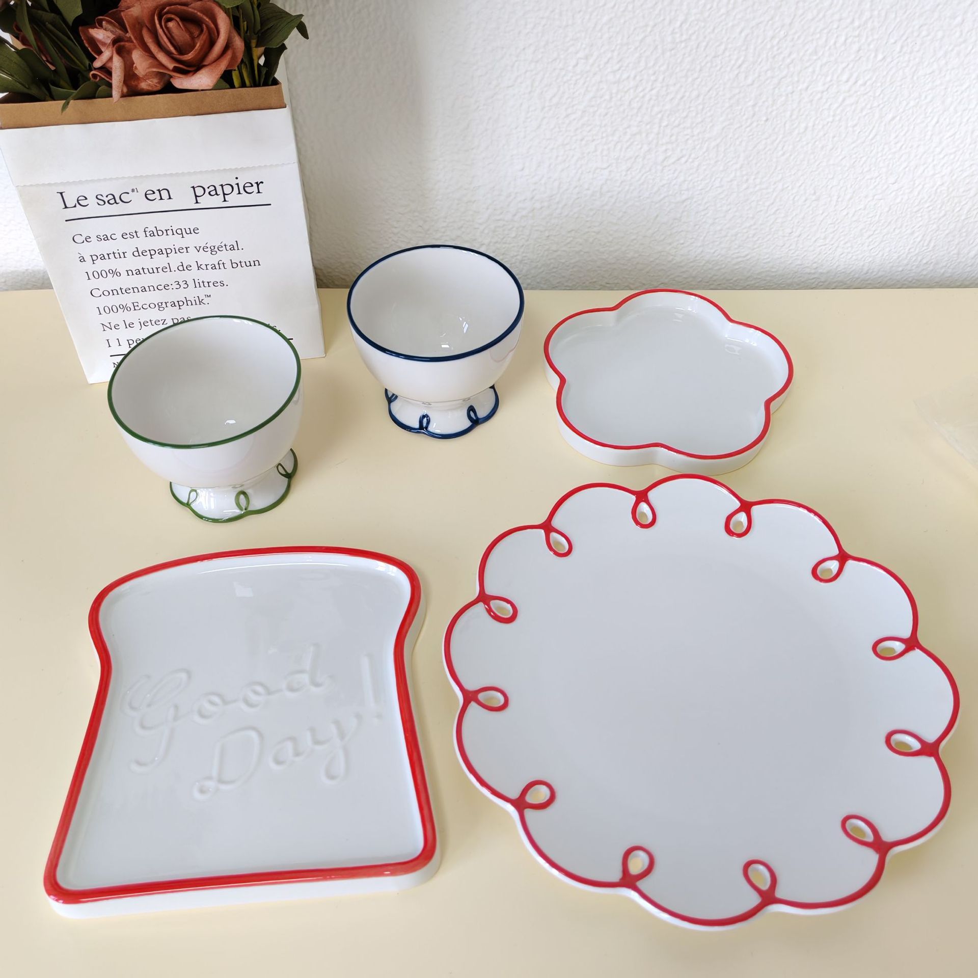 Underglaze 손으로 그린 세라믹 그릇 키 큰 발 컵 아이스크림 디저트 그릇 레드 에지 케이크 플레이트 세라믹 플레이트 식기 세트