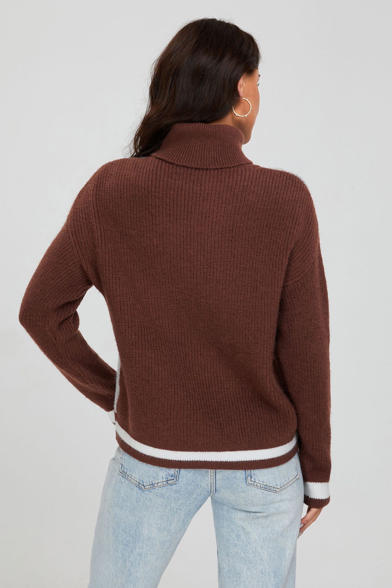Women's Retro Knitted Sweater With Contrast Bear Pattern Detail_voghion.com