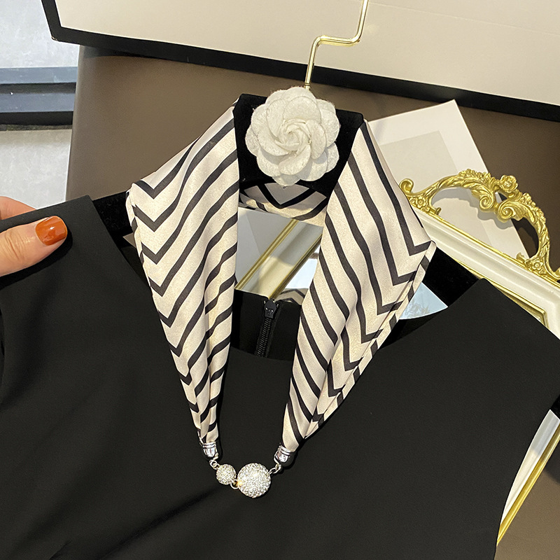 韩版夏季双层免系丝巾项链女磁吸扣水钻黑白懒人领巾搭配职业装