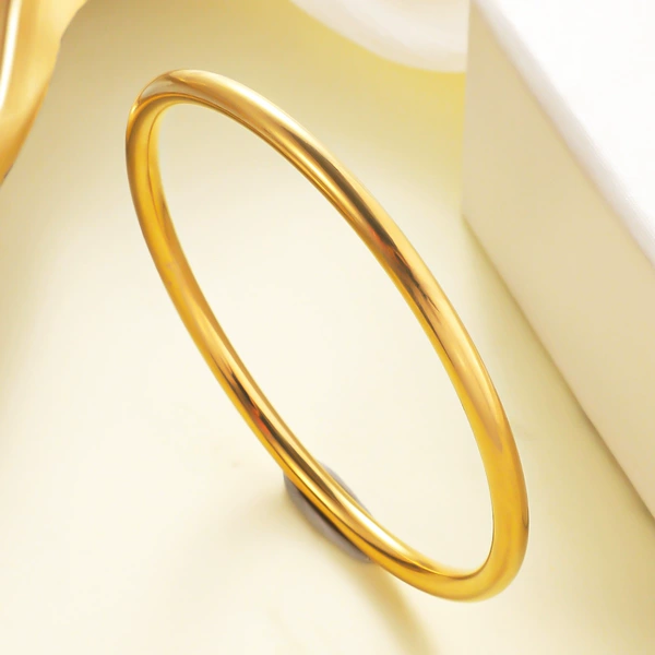 27# Plain Circle-Golden