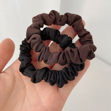 �n���ߏ������s��ɫ�Rβ�lȦ���ñ��zС�cȦŮ�ճ����A���|�аl�