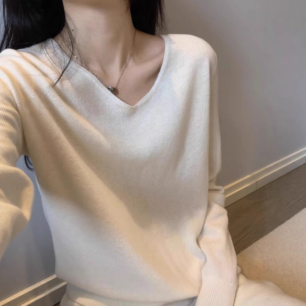 Autumn and Winter V Neck 100 Wool Sweater Long-Sleeved Inner Sweater Women's Pure Color Pullover Cashmere Slimming Look Knitted Bottoming Shirt