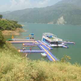 水上摩托艇码头停靠 海上冲浪浮桥 浮筒浮台游艇快艇停靠泊位码头