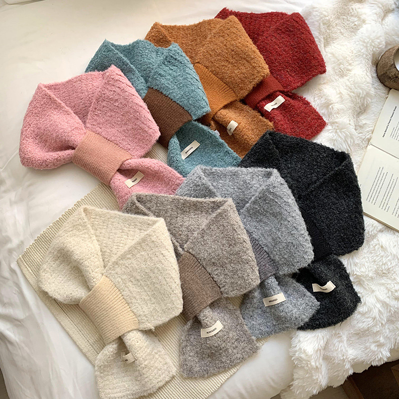 Otoño y invierno bufandas mujeres de color sólido estilo coreano universal moda caliente protector de cuello bufandas cruzadas de lana de punto bufandas al por mayor
