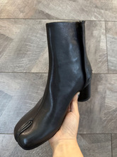 欧洲站羊皮分趾靴女切尔西靴马蹄高跟短靴时尚百搭猪脚中筒靴