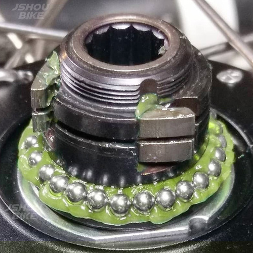 Bicycle applesauce high viscosity lubricant Mountain road bike hub bearing maintenance Waterproof butter grease