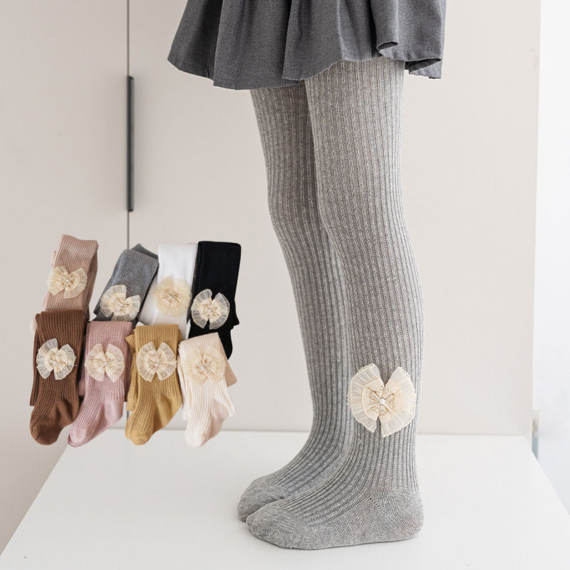 Knitted autumn base lace overall for early age with bow