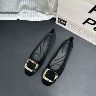 ��ʽ���^�\�ڽ��ٷ��ۆ�ЬŮ�͸�2026���¿�q��ͨ���IЬƽ��Ь