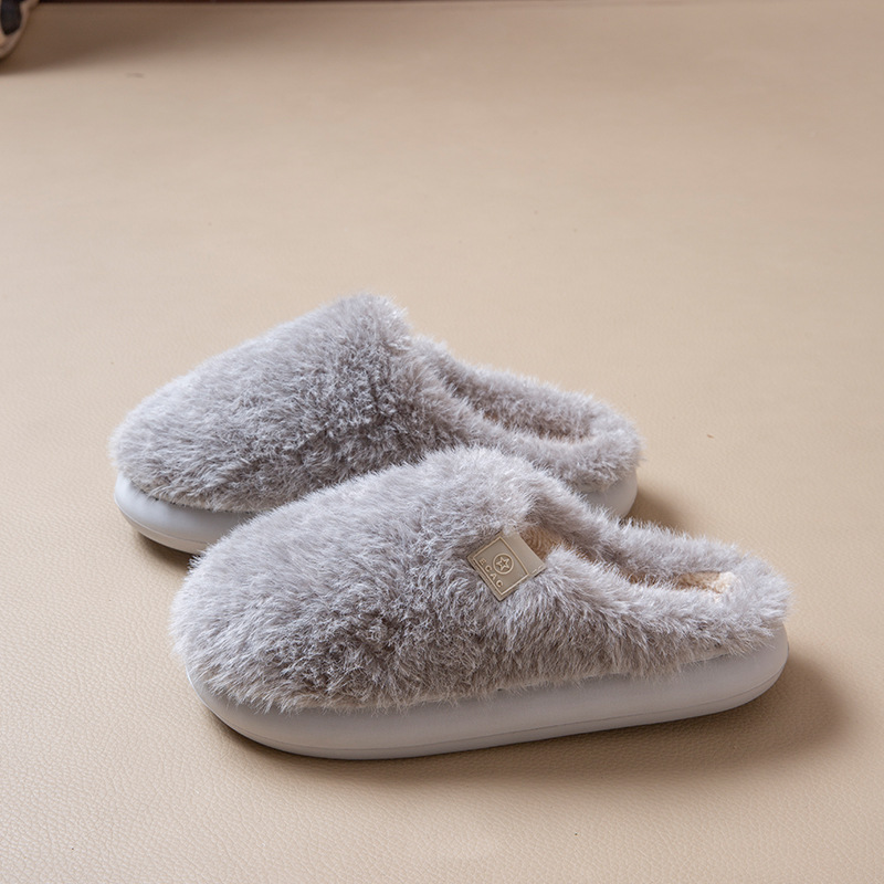 Zapatillas de algodón para mujeres otoño e invierno de peluche 2025 nuevos zapatos para el hogar de interiores con peluche grueso de suela suave de algodón para hombres
