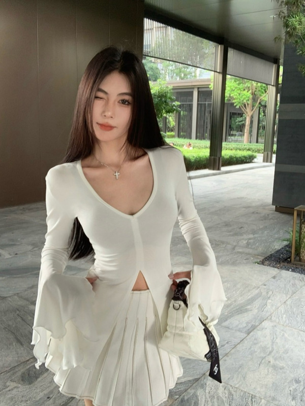 アメリカのギャルvネックのラッパの袖のtシャツの女性の秋の修身はやせているデザイン感が現れます。|undefined