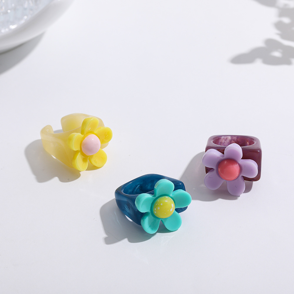 Retro Contrast Color Flower Resin Ring display picture 1