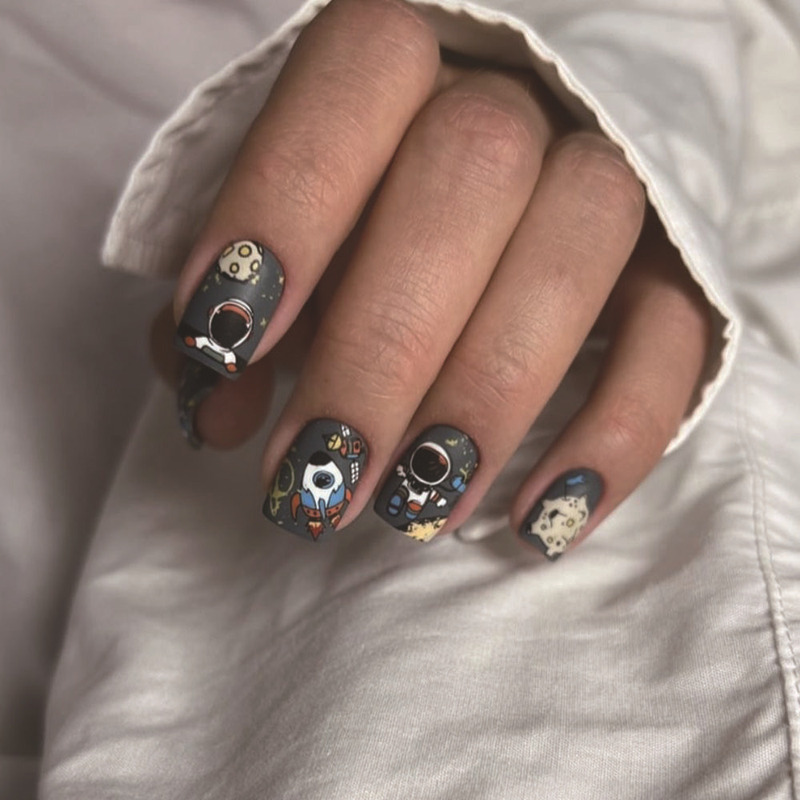 Frosted Spaceman Rocket Alien Cartoon Graffiti Fake Nails Finished Products Wholesale Wear Armor Removable Nail Art