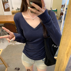 韩系chic别致V领藏青色长袖T恤女2025新款修身显瘦内搭打底衫上衣