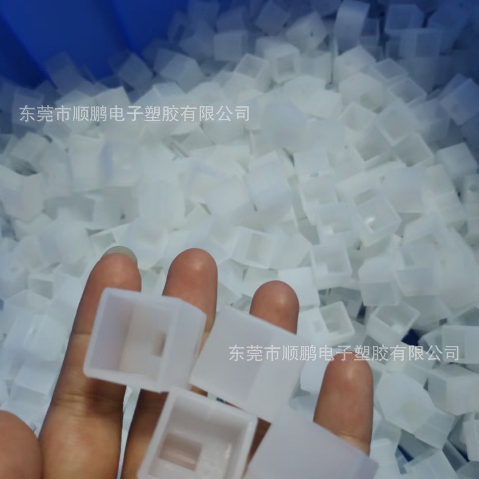 源头生产柔性LED硅胶套管灯带线条灯柔性弯曲堵头卡扣尾灯硅胶塞