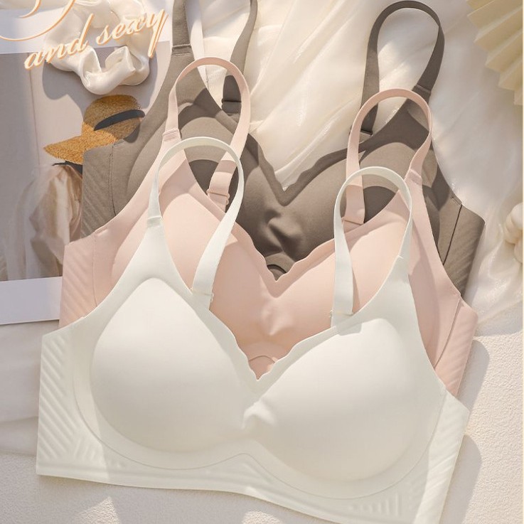 Ropa interior desnuda sin rastros mujer soporte suave taza fija pecho pequeño se reúne en la taza de la palma de la mano contra la caída del bra
