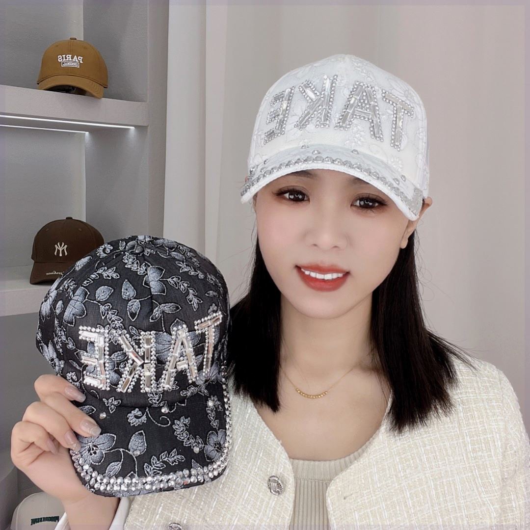 De las mujeres de estilo coreano hecho a mano de diamante incrustado moda rhinestone carta transpirable gorra de béisbol casual protección solar gorra enarbolada