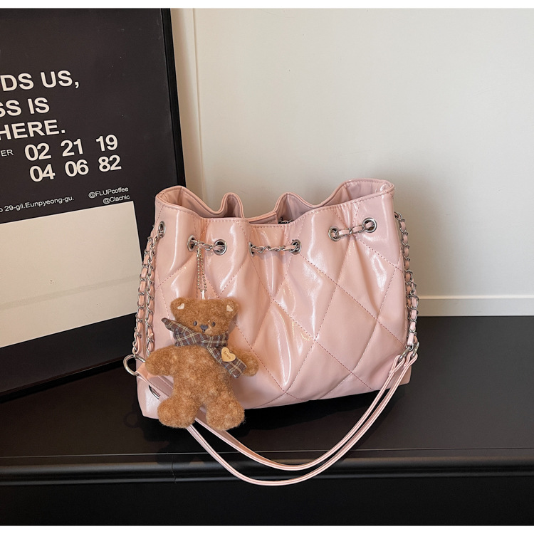 Versatile Wax Leather Diamond Grid Simple Single Shoulder Tote Bag Texture Chain Armpit Bag_voghion.com