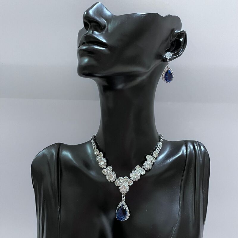 Wedding Wholesale Women's Necklace and Earring Set, Bride's Wedding Dress, Dinner Party Jewelry Three-Piece Set