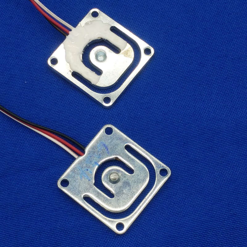 50kg-34x34x2.5mm weighing sensor Price Center bump body scale weighing equipment induction force measurement 50kg-34x34x2.5mm weighing sensor Price Center bump body scale weighing equipment induction force measurement