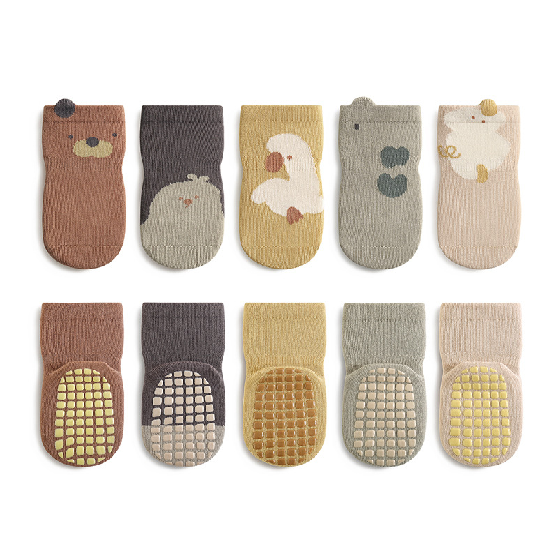 2024 primavera nuevo calcetines de piso de bebé otoño sin hueso indoor antideslizante dispensador de pegamento medias para bebés