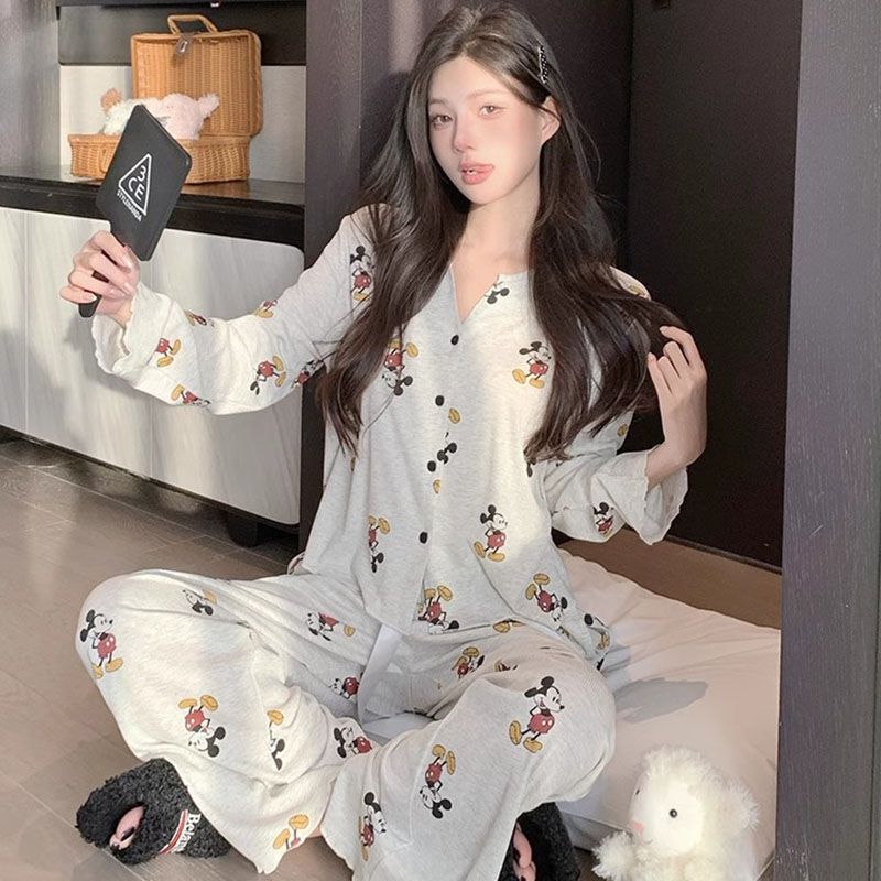 Transmisión en vivo explosivo texto cifrado pijama mujer primavera / verano Mickey ropa casera casual moda suelta se puede usar fuera