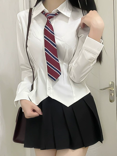 White long sleeves with sharp corners