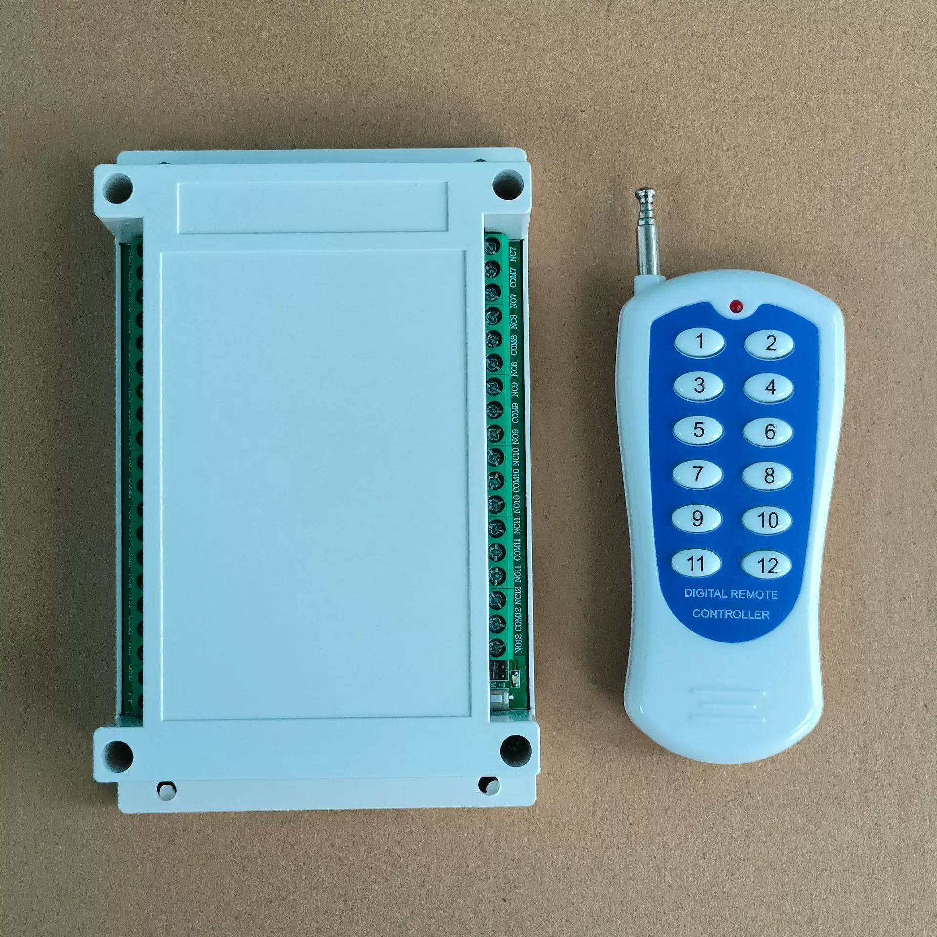 12V24V 12路遥控开关控制器 灯具遥控器 带总开总关多功能控制器
