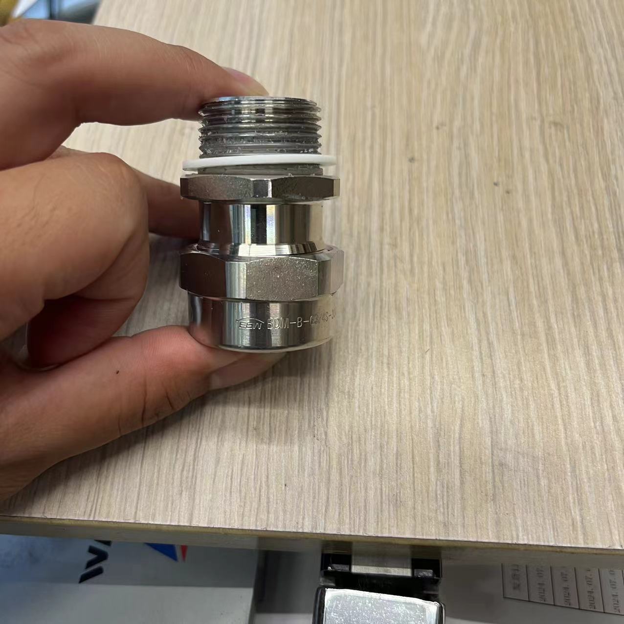 华荣新黎明防爆堵头防爆活接头防爆电缆密封夹紧接头BDM-B-C-D-G