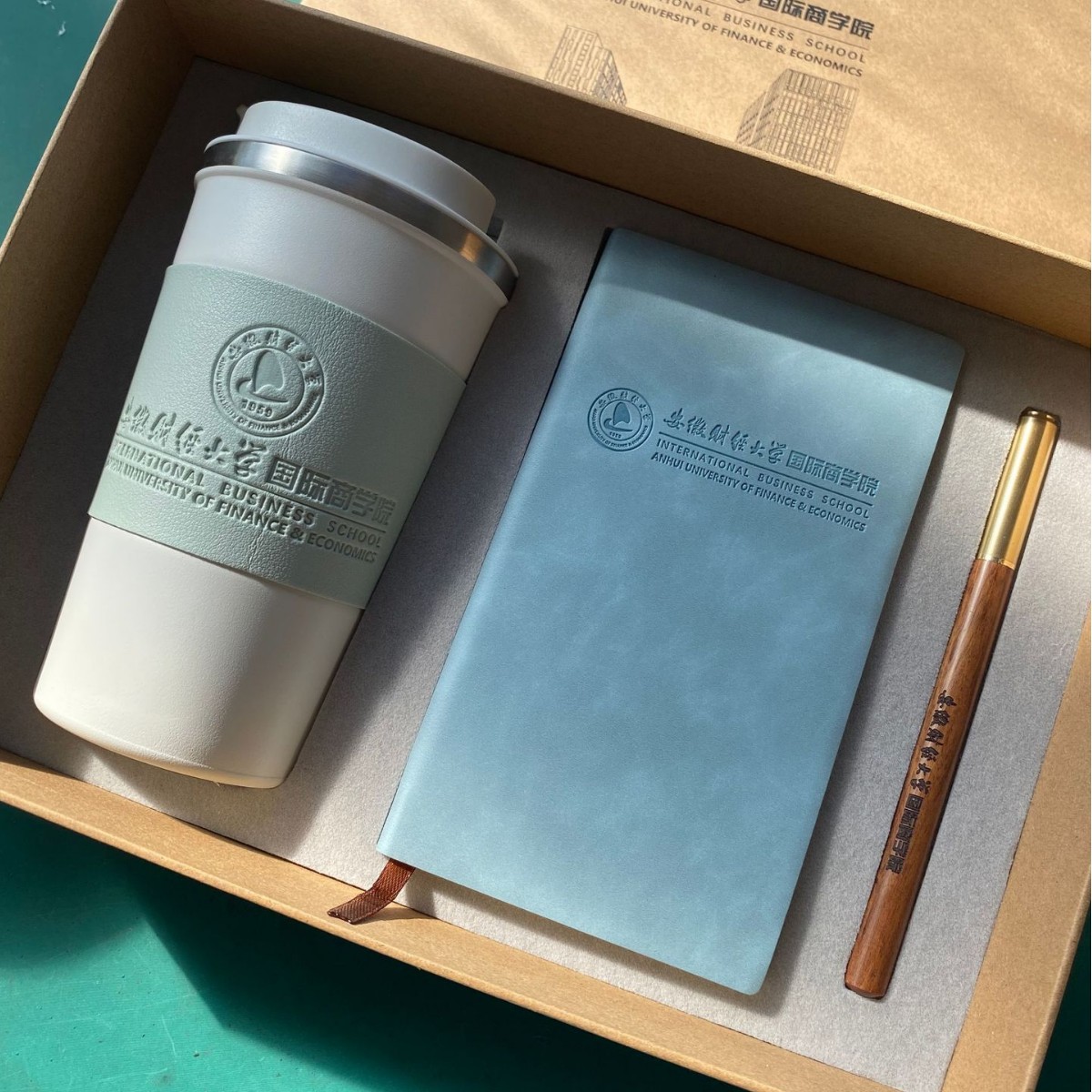 Actividades de la empresa Juego de regalos de empresa Logotipo impreso para enviar a los clientes Taza termo creativa para acompañar regalos de aniversario