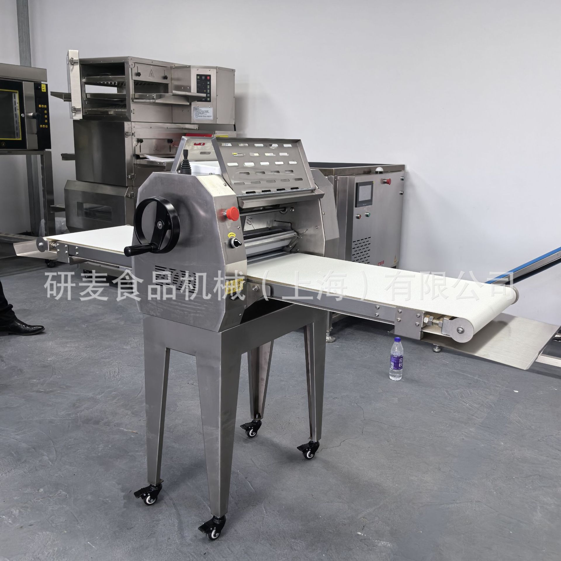 Pequeño elevador de mesa 380 modelo 450 modelo 520 tarta de huevo máquina de apertura de pastelería fabricante de pastelería vertical