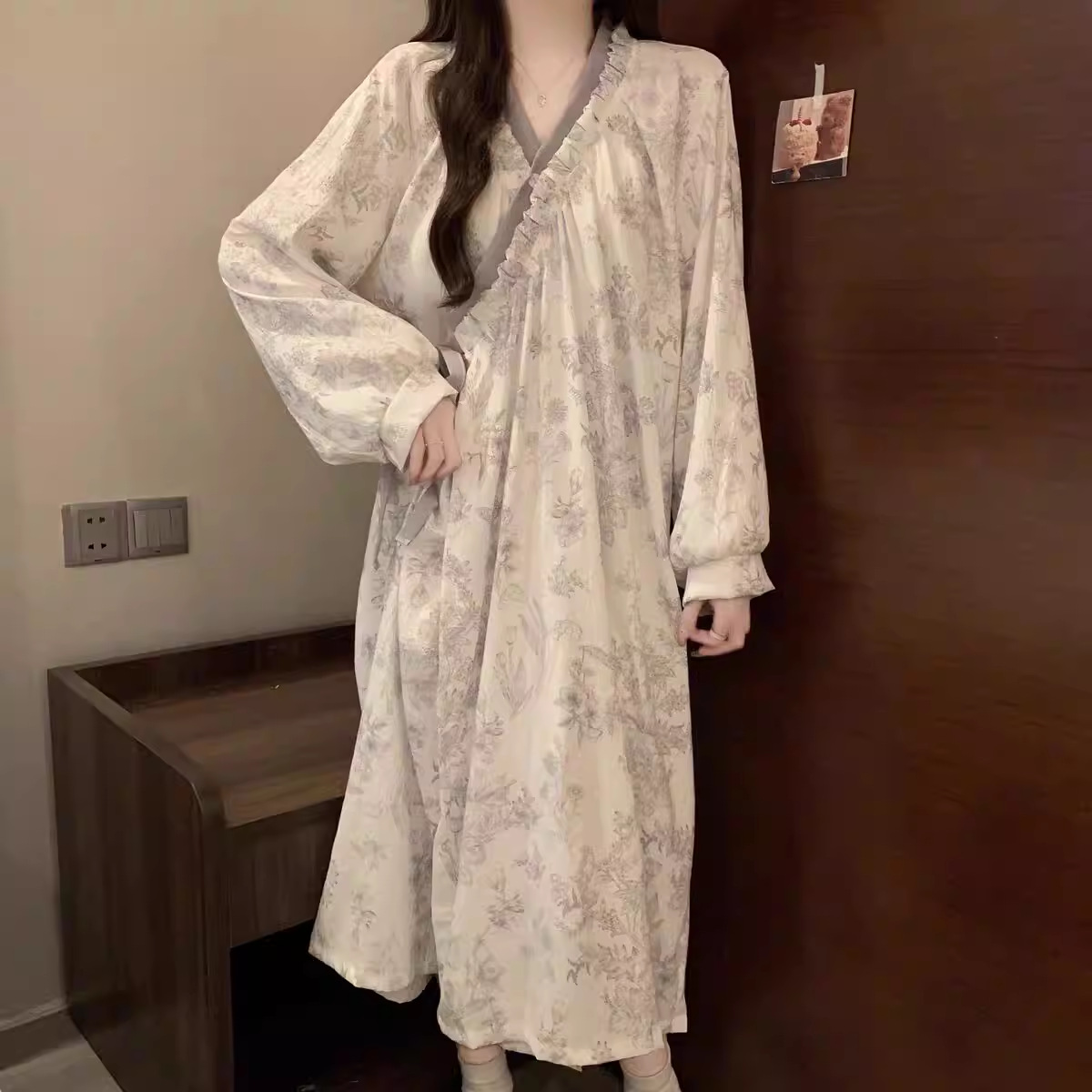 긴팔 잠옷, 우아한 블루 플라워