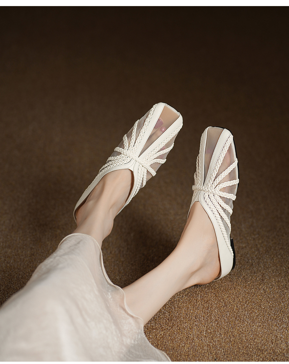 Dép sandal nữ mũi nhọn quai chữ V đế xuồng cao 7 cm, chất liệu lưới ren họa tiết hoa — đen chi tiết 4