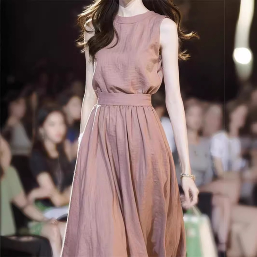 Váy maxi không tay phong cách Pháp màu hồng pastel — màu hồng mềm mại