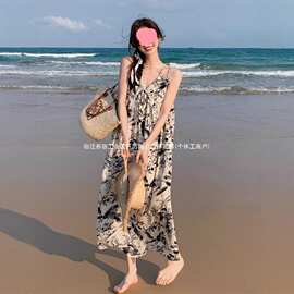 中国风水墨印花v领吊带连衣裙夏季女法式小众宽松慵懒风过膝长款