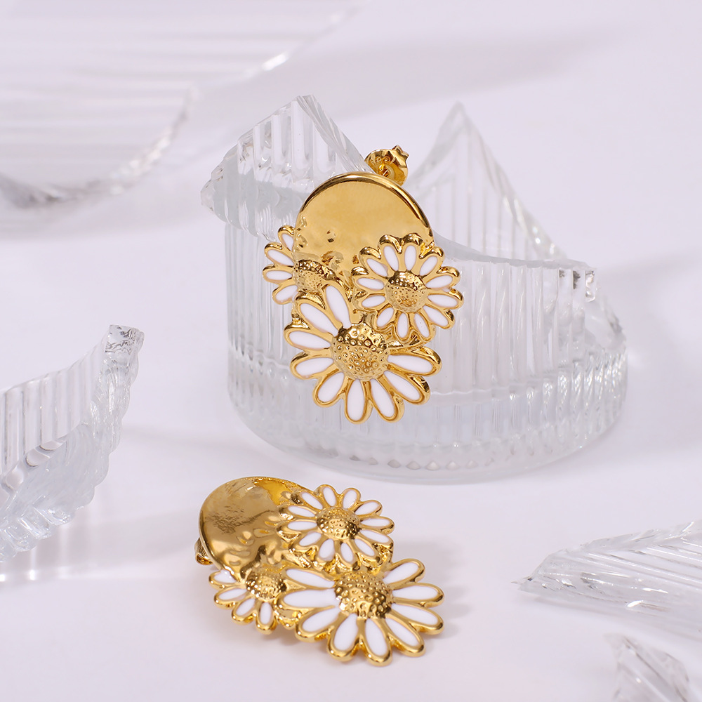 Holiday, Daily Occasion 304 Stainless Steel Material 1 Pair Vacation Asymmetrical Flower Daisy Enamel Plating 304 Stainless Steel 18K Gold Plated PVD Coated Ear Studs