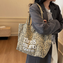 �¿�y��ĸ���������ذ�Ů2025�����e�μ���������X��ͨ�ڰ�