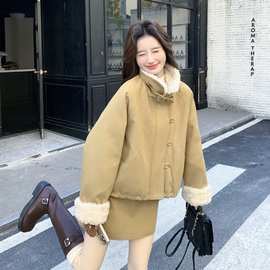 羊羔毛翻领拼接羽绒两件套女2025冬季新款通勤风保暖宽松显瘦套装