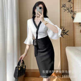 连衣裙;时尚休闲套装;女装杂款包